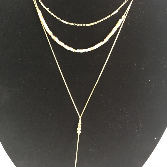 Gold tone tassel necklace w/ matching earrings. - Picture 3 of 6